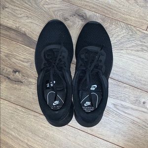 Brand new all black nikes, women’s size: 8